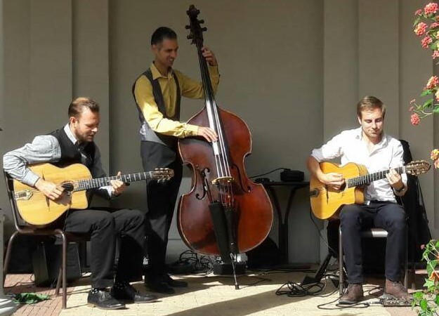 gypsy jazz trio